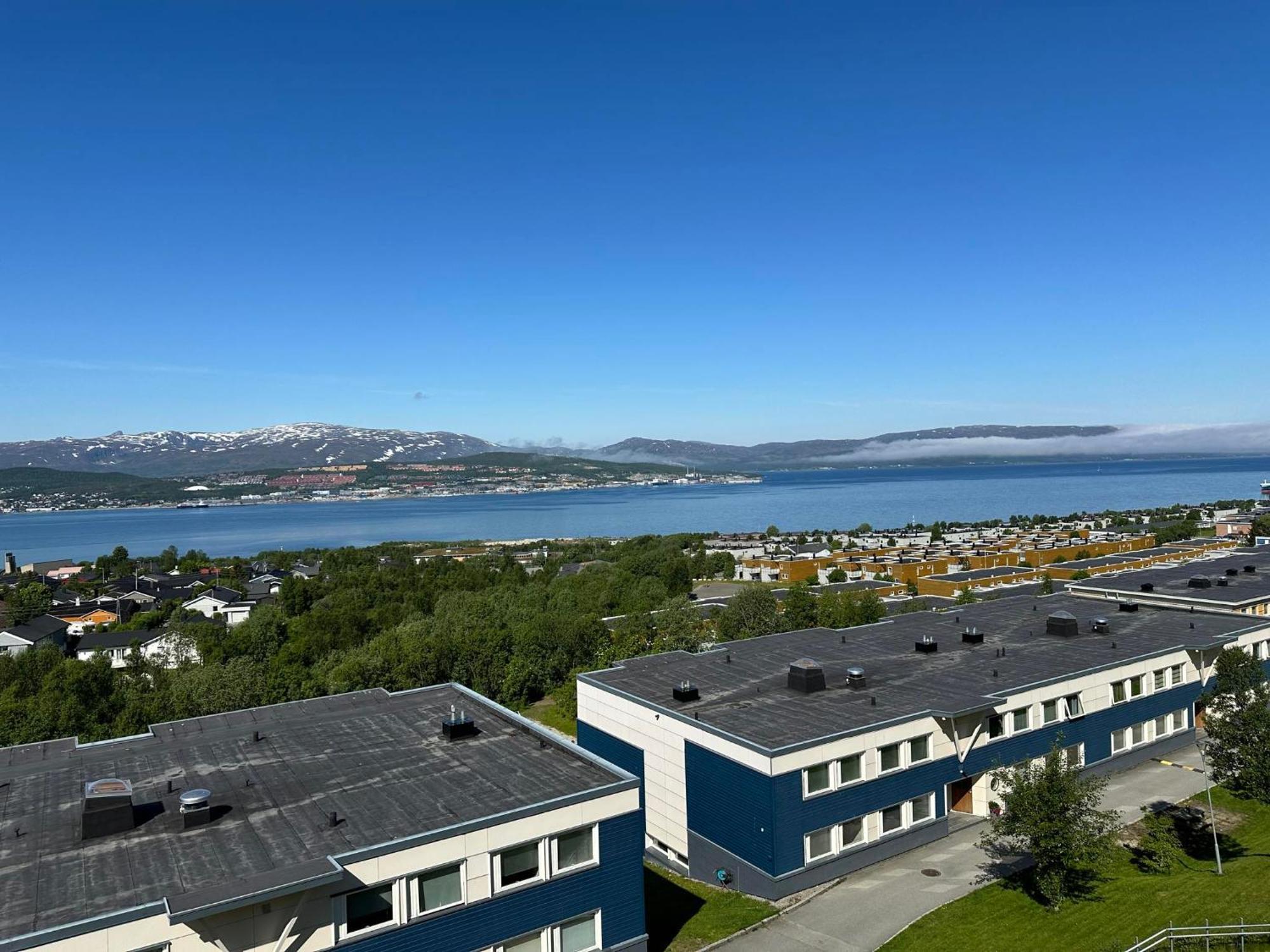 Miracle Tromso, Cozy Double Bed Private Room In A Shared Apartment With Stunning Tromso Views Exterior photo