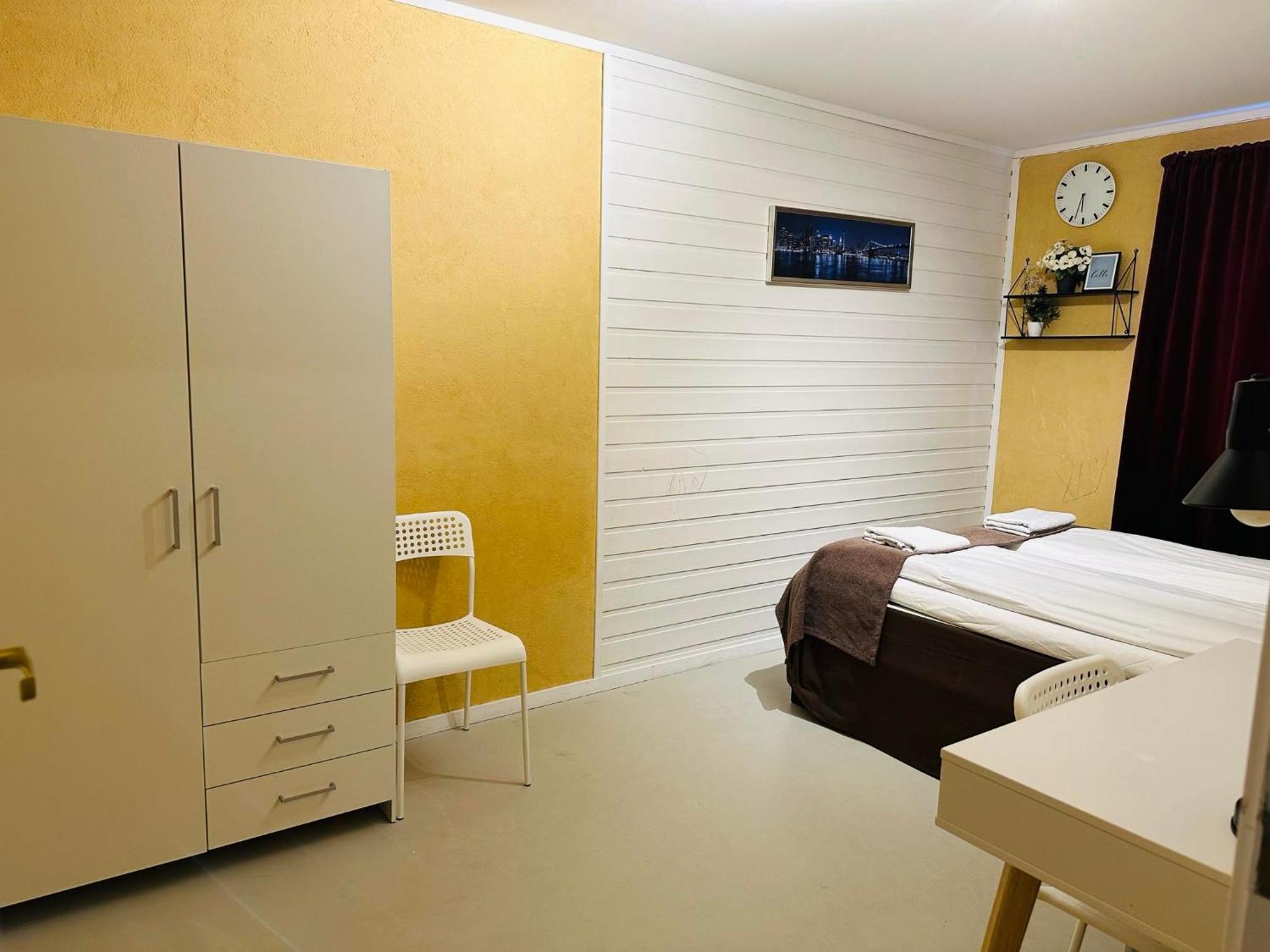 Miracle Tromso, Cozy Double Bed Private Room In A Shared Apartment With Stunning Tromso Views Exterior photo